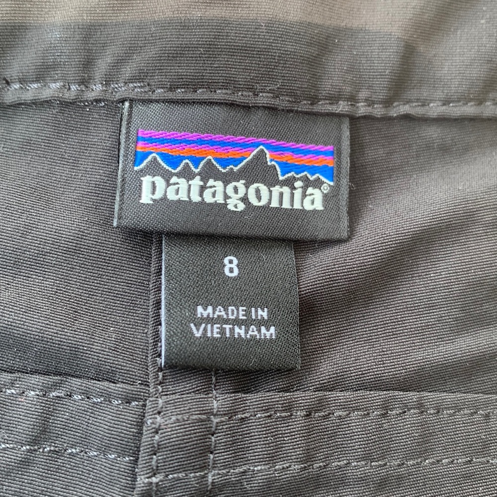 Patagonia womens wavefarer board shorts 5” regular fit. New with tags